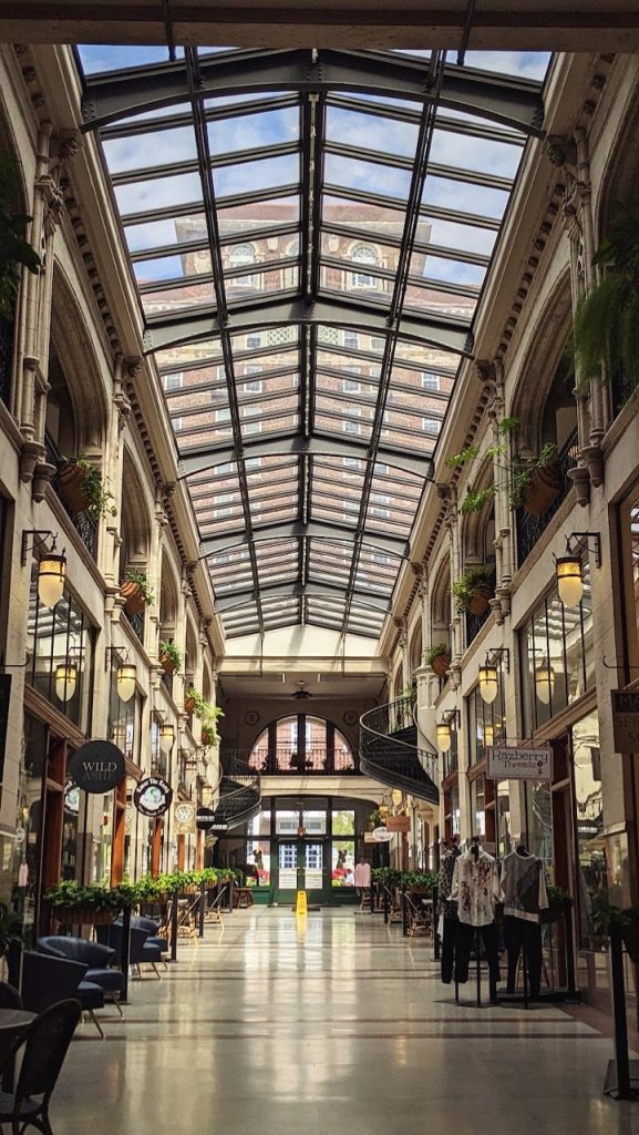 Grove Arcade Architecture